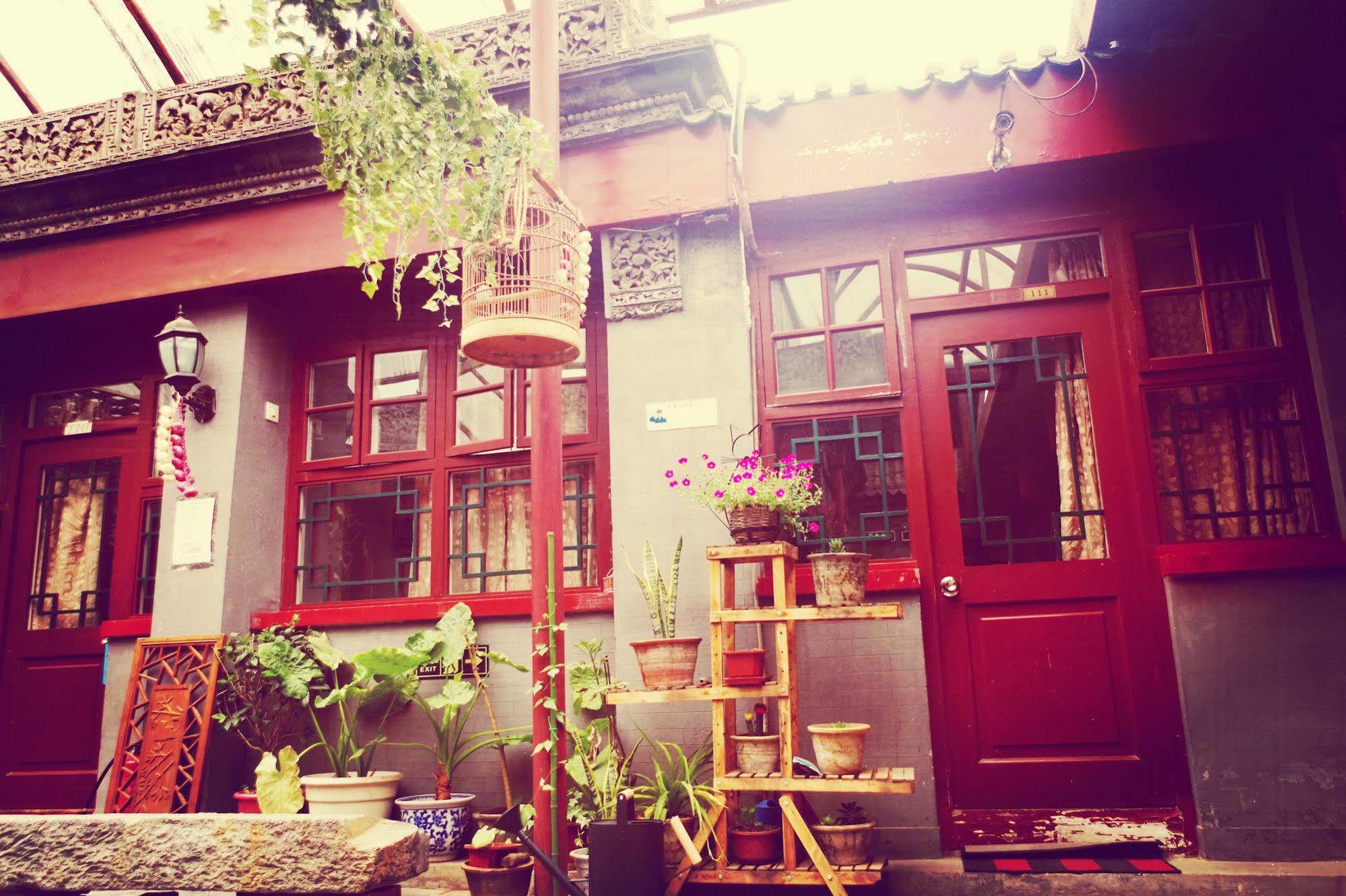 Three Legged Frog Hostel Пекин Екстериор снимка