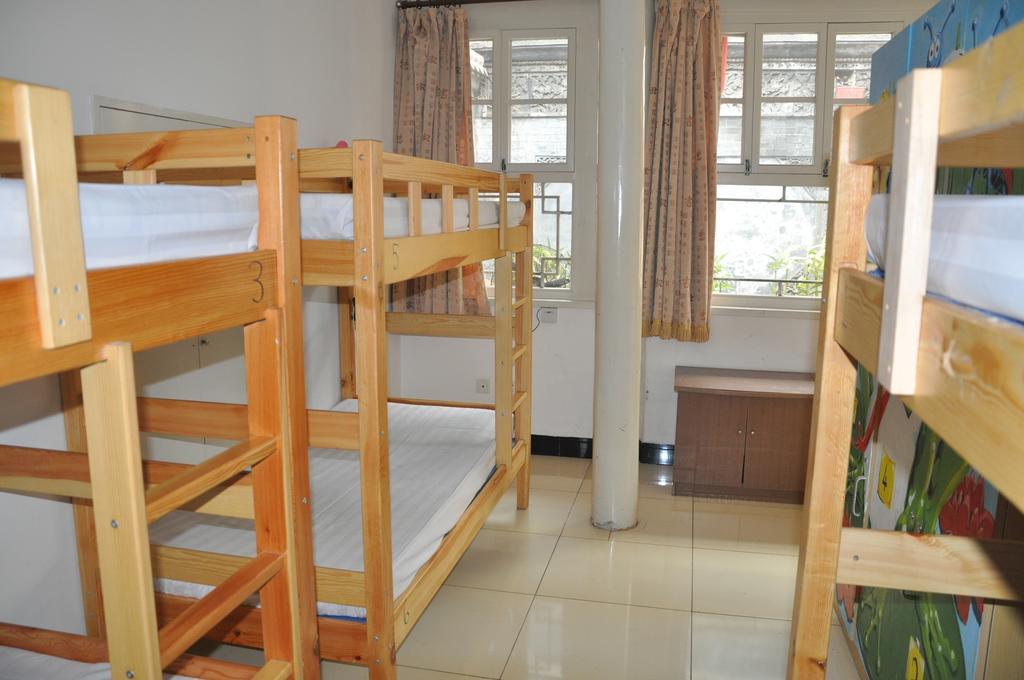 Three Legged Frog Hostel Пекин Стая снимка