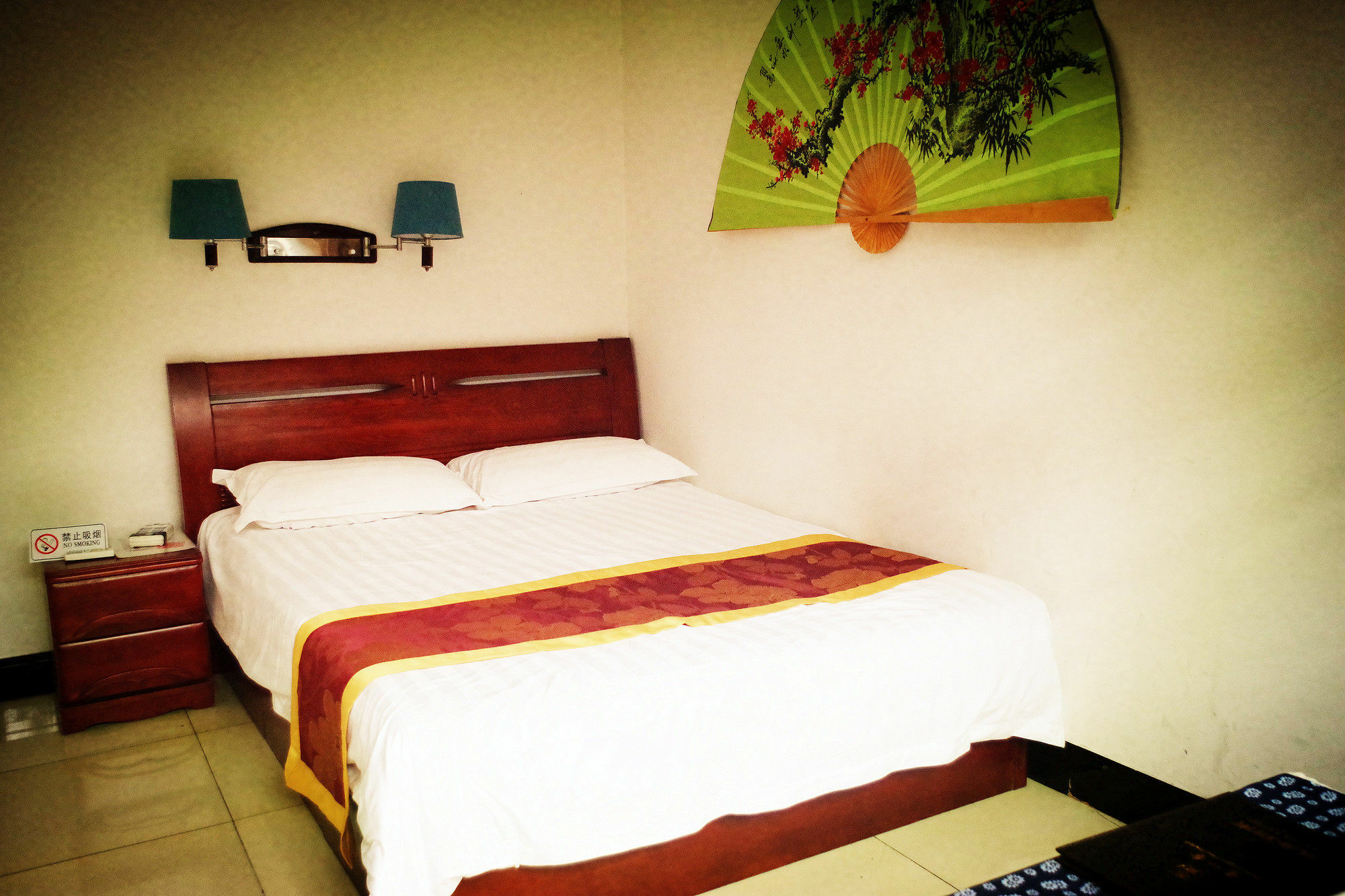Three Legged Frog Hostel Пекин Екстериор снимка