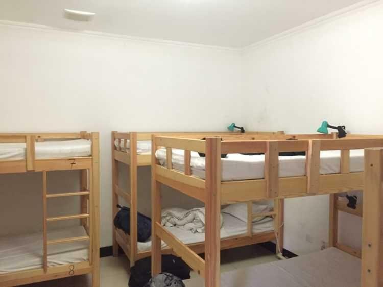 Three Legged Frog Hostel Пекин Екстериор снимка